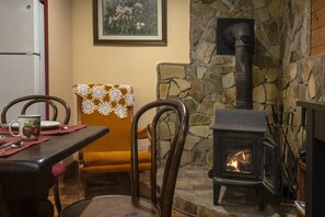 Dining - The Tulip Poplar Cabin - Perfect for Two People (Topton)