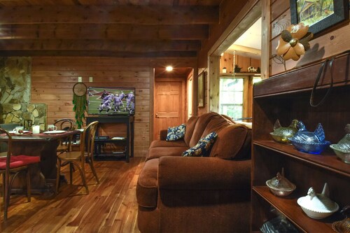 The Tulip Poplar Cabin - Perfect for Two People