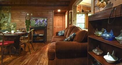 The Tulip Poplar Cabin - Perfect for Two People