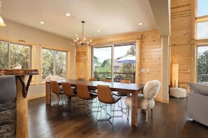 Dining - Starlight Chalet. Stunning Views. Modern. Spacious (Big Bear Lake)