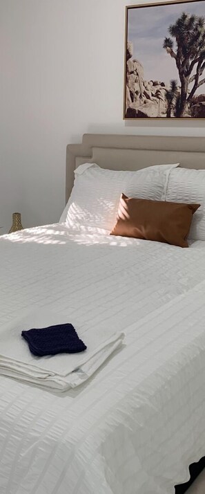 2 bedrooms, desk, iron/ironing board, free WiFi