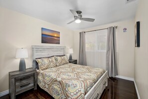 4 bedrooms, iron/ironing board, free WiFi, bed sheets - Upgraded 3B/2Bth Great Access to All You Need (Clovis)