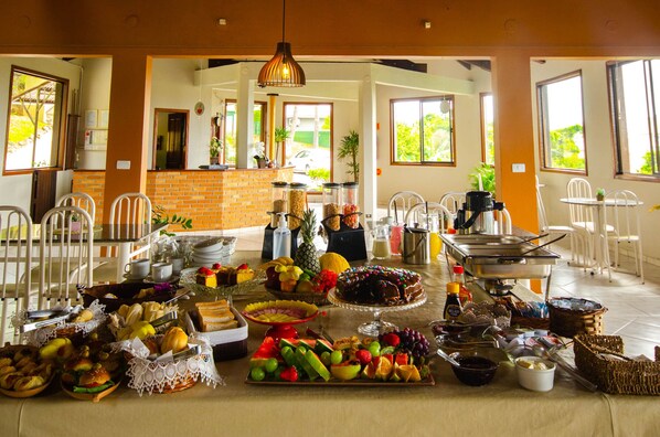 Desayuno buffet incluido todos los días 