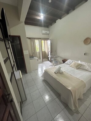 Premier Room, 1 Double Bed | Minibar, in-room safe, blackout drapes, free WiFi - Pousada Elfos (Bombinhas)