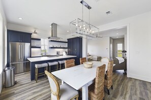 Dining - Relax and enjoy at Alamo Sea! Two king suites!  (Galveston)