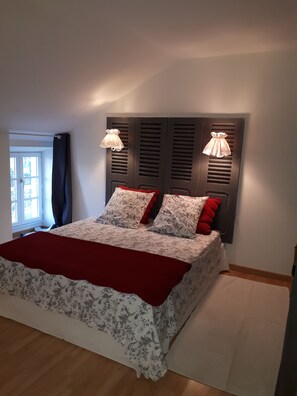 4 Schlafzimmer, Bügeleisen/Bügelbrett, WLAN