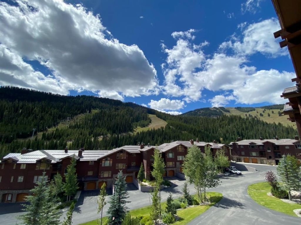 Ski In/Ski Out -Big Sky Montana Condo 