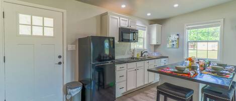 Micro-ondes, cafetière/bouilloire