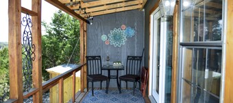 Zannabella BNB Scenic Sunrise Tiny Cabin includes gourmet breakfast