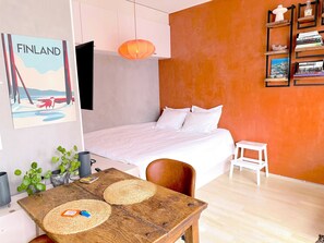 1 slaapkamer, een kluis op de kamer, geluiddichte muren