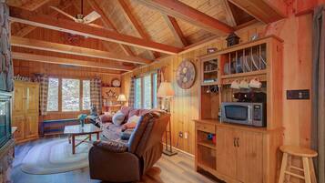 Smart TV, fireplace, DVD player