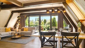 Dining - Holiday Home 'Auszeit' with terrace & garden (Tennenbronn)