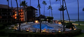 NO RESORT or PARKING FEES! Relax in this beautiful ocean view studio condo!
