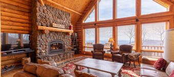 Good Day Sunshine - 4BR South of Blowing Rock with amazing views, ample privacy, and a hot tub