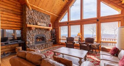 Good Day Sunshine - 4BR South of Blowing Rock with amazing views, ample privacy, and a hot tub