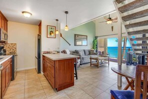 Interior - Kapaa Shores A303.  Beautiful Oceanfront Condo wit (Kapaʻa)