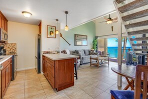 Interior - Beautiful Kapa'a Oceanfront Condo with a Fantastic Ocean View, (Kapaʻa)