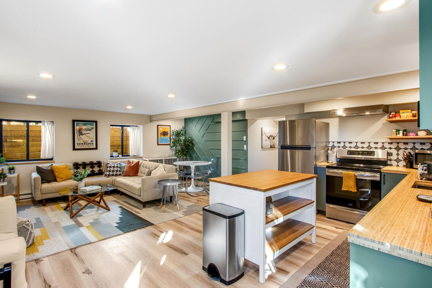 Relaxing Modern Basement Suite w/Private Entrance
