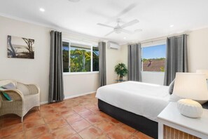 3 bedrooms, iron/ironing board, free WiFi, bed sheets