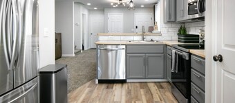 Newly Renovated Mid-Modern Townhome Central Twin Falls