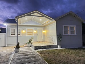 المنشأة من الخارج