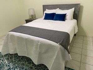 3 soveværelser, skrivebord, strygejern/strygebræt, weekendseng