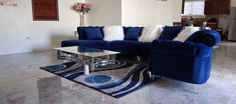 New Gem! Entire Private Three Bedroom Beautiful Caribbean Home