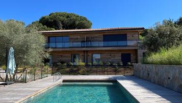 Piscine extérieure, piscine chauffée