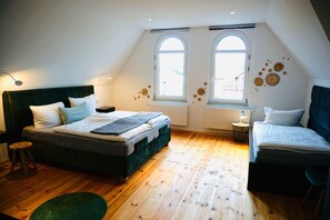 2 bedrooms, iron/ironing board, travel crib, free WiFi