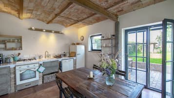 Frigorífic, forn, placa de cuina i rentaplats