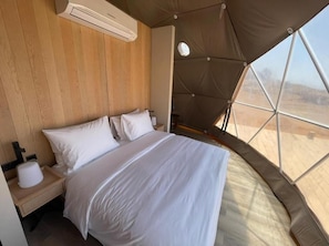 Premium bedding, minibar, WiFi, bed sheets - Moon Retreat by Sharjah Collection (Mleiha)