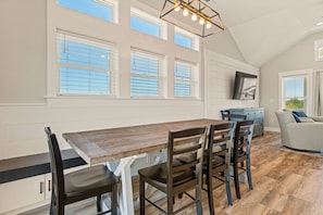 Dining - Landon Sea: Private Pool, Hot Tub, Dog-Friendly (Corolla)