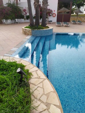 Outdoor pool - Apartment with separate entrance (Cala en Bosc)