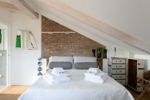 1 camera, una cassaforte in camera, Wi-Fi gratuito, lenzuola