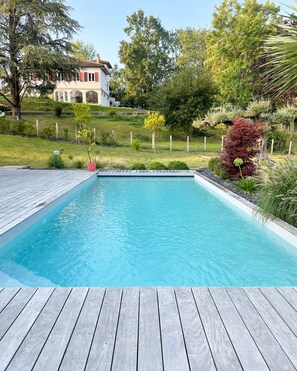 Outdoor pool - T5 villa with pool (Lahonce)