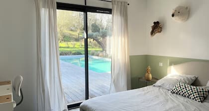 T5 villa with pool