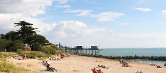 Villa Souzy - Family home with fully enclosed garden. 2km from the ocean.