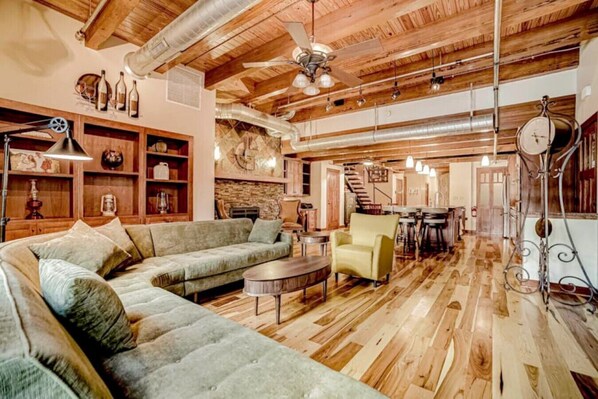 Smart TV, fireplace, stereo, computer monitors