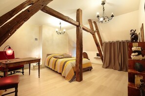 1 chambre, bureau, fer et planche à repasser, accès au Wi-Fi (inclus)