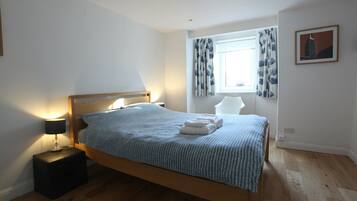 1 slaapkamer, een strijkplank/strijkijzer, reisbedje, gratis wifi