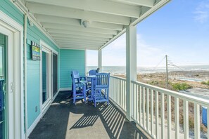 Outdoor dining - Salty Pirate Condo - Amazing Ocean Front View, Pool, Minutes to the Boardwalk! (Carolina Beach)