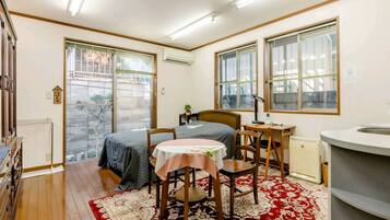 1 bedroom, desk, iron/ironing board, free WiFi