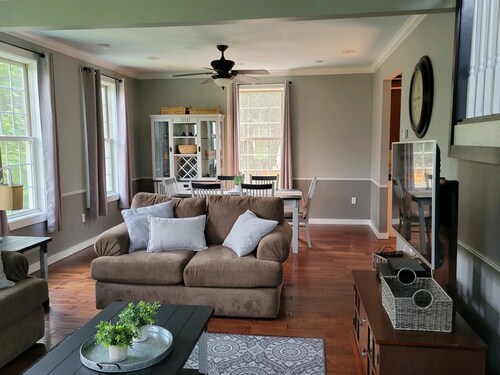 Name: Hill Crest<br>Private Setting. Heated Pool. 4 Minutes to Dreams Park 