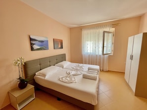2 bedrooms, premium bedding, pillow-top beds, free WiFi