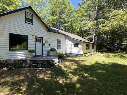 3+ Bedroom House +SAUNA,  Patio, DIRECT Snowmobile Trail Access, & Firepit