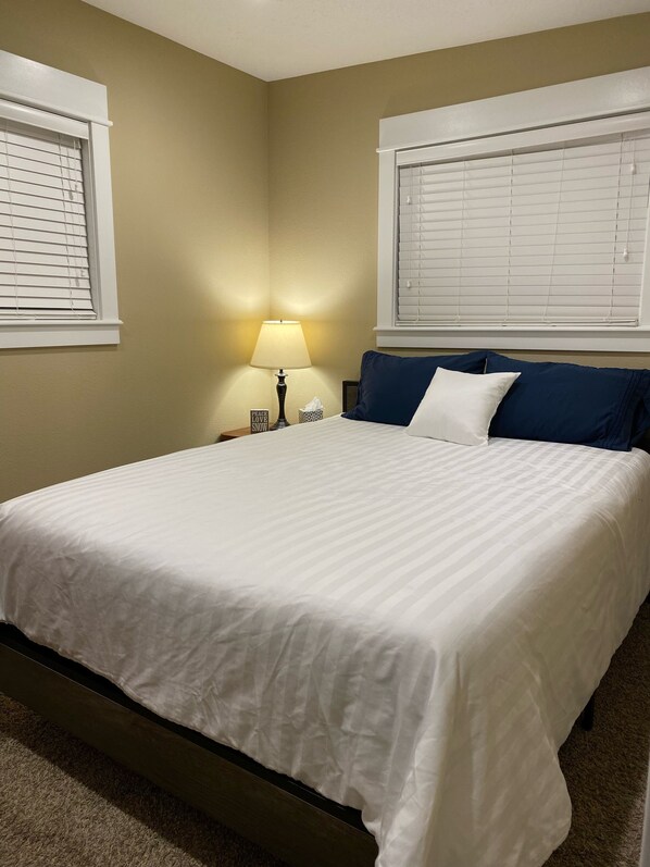 2 bedrooms, travel cot, free WiFi, bed sheets