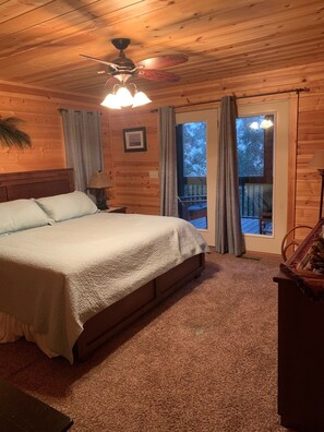 4 bedrooms, desk, iron/ironing board, travel cot