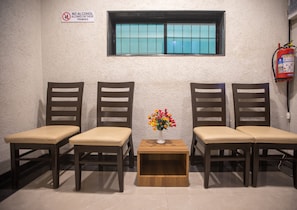 Lobby sitting area - Hotel Naaz Executive Near T2 Airport (Mumbai)