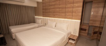 Hotel Naaz Executive Near T2 Airport