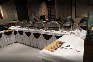 Daily buffet breakfast (INR 230 per person)